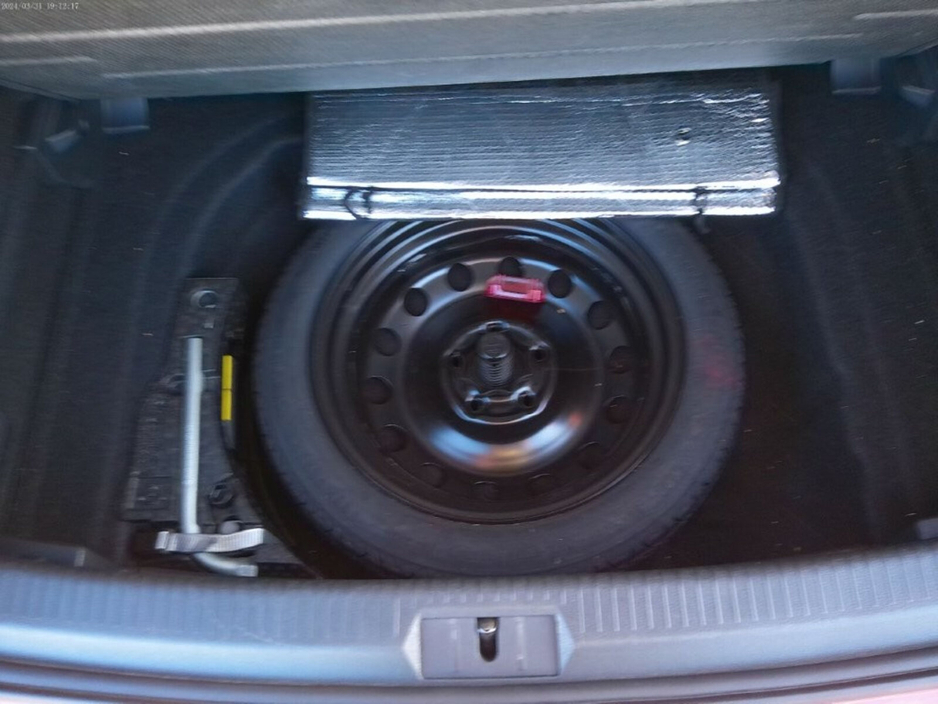 2015 Volkswagen Golf - image 13