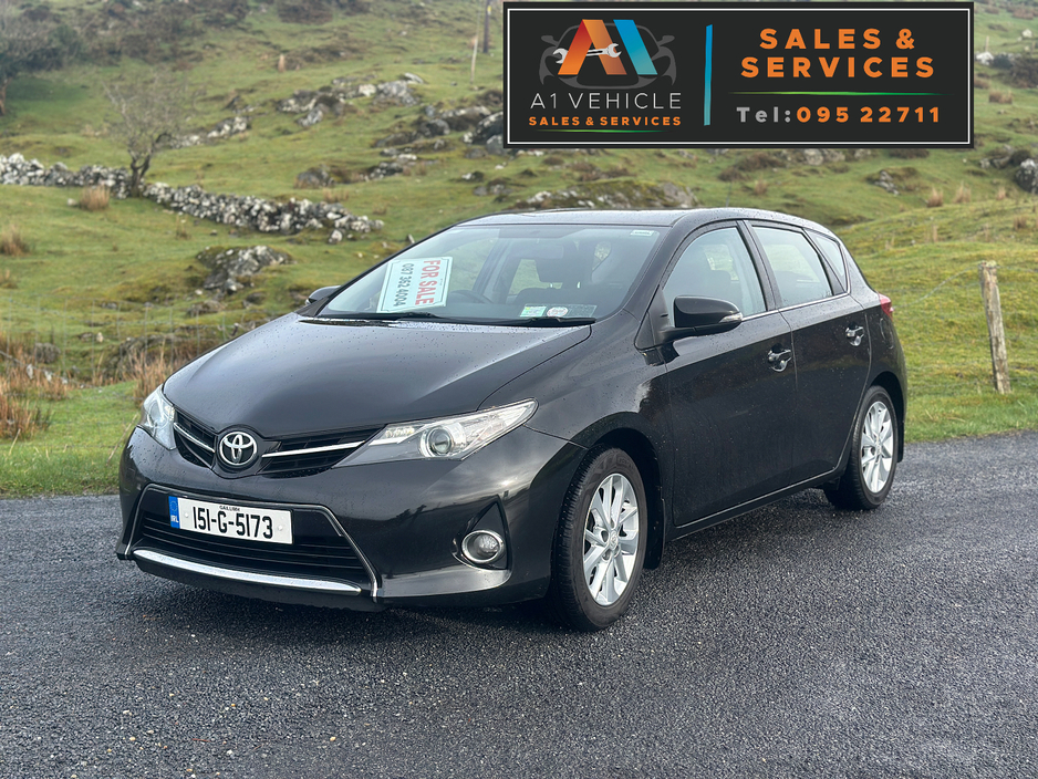 2015 Toyota Auris - image 6