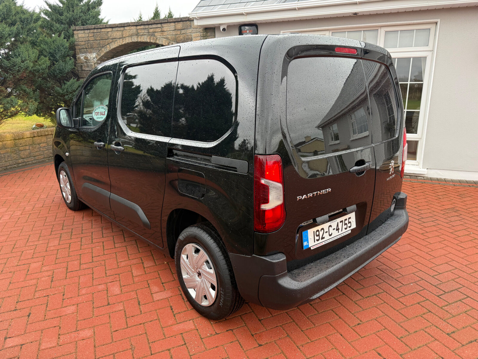 2019 Peugeot Partner  €12,495