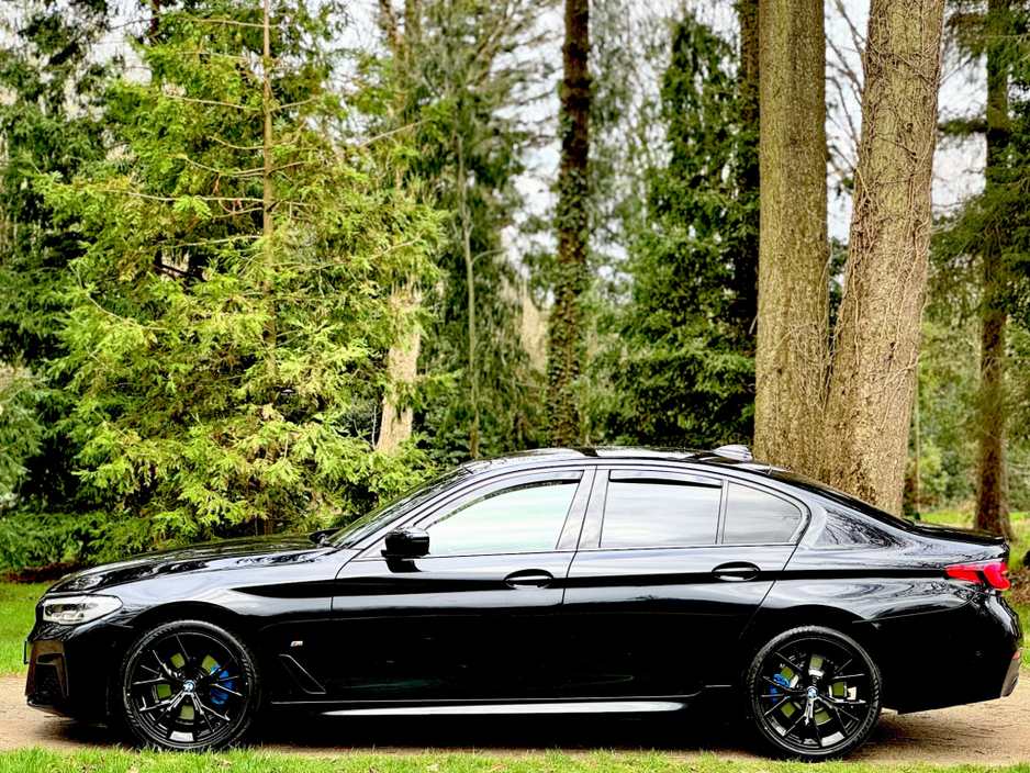 2021 BMW 5 Series - image 37