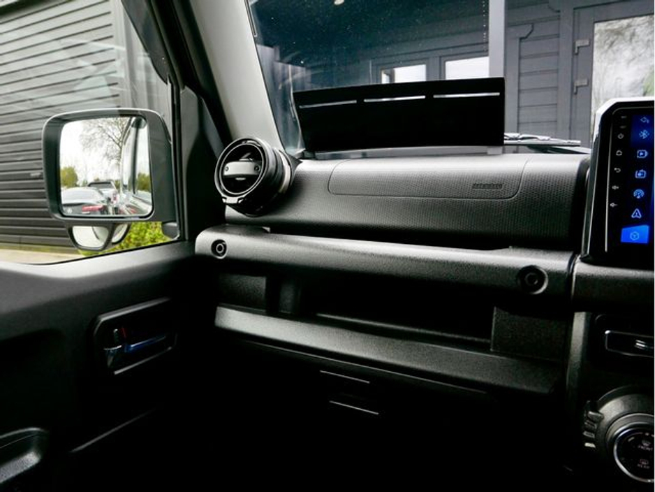 2023 Suzuki Jimny - image 29