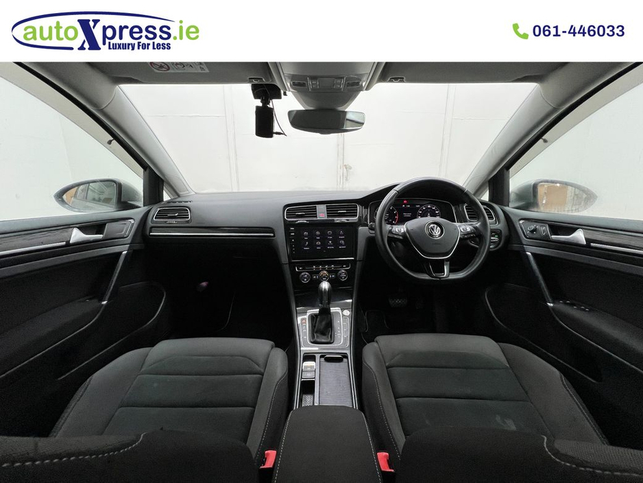 2017 Volkswagen Golf - image 2