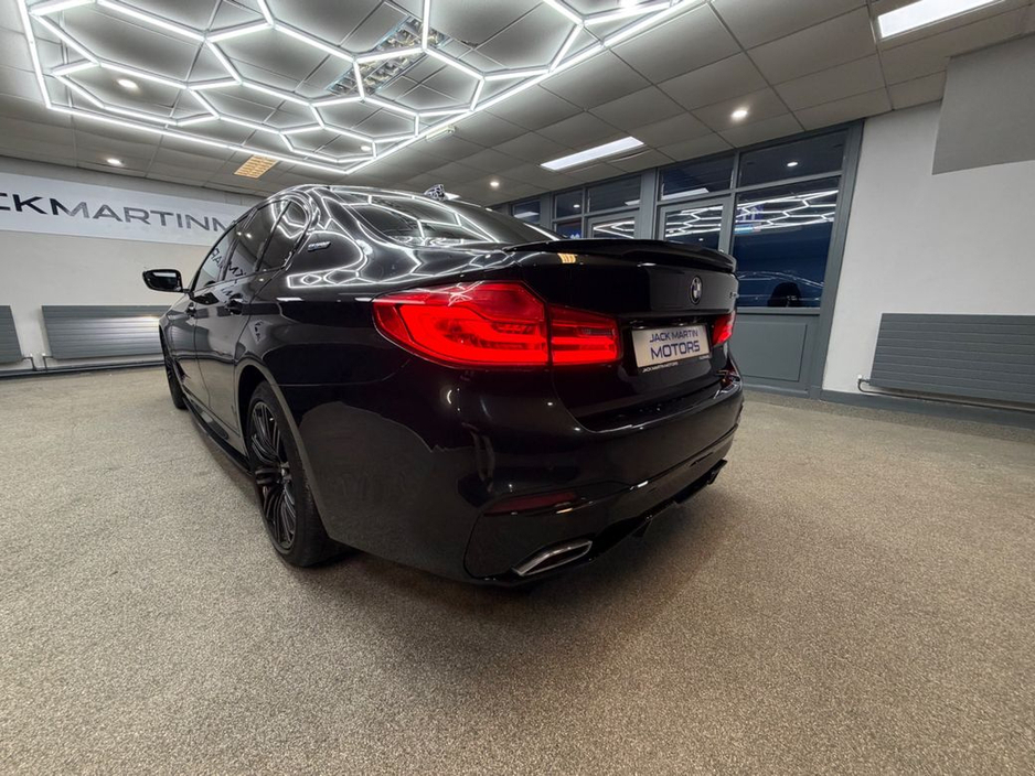 2019 BMW 5 Series - image 15