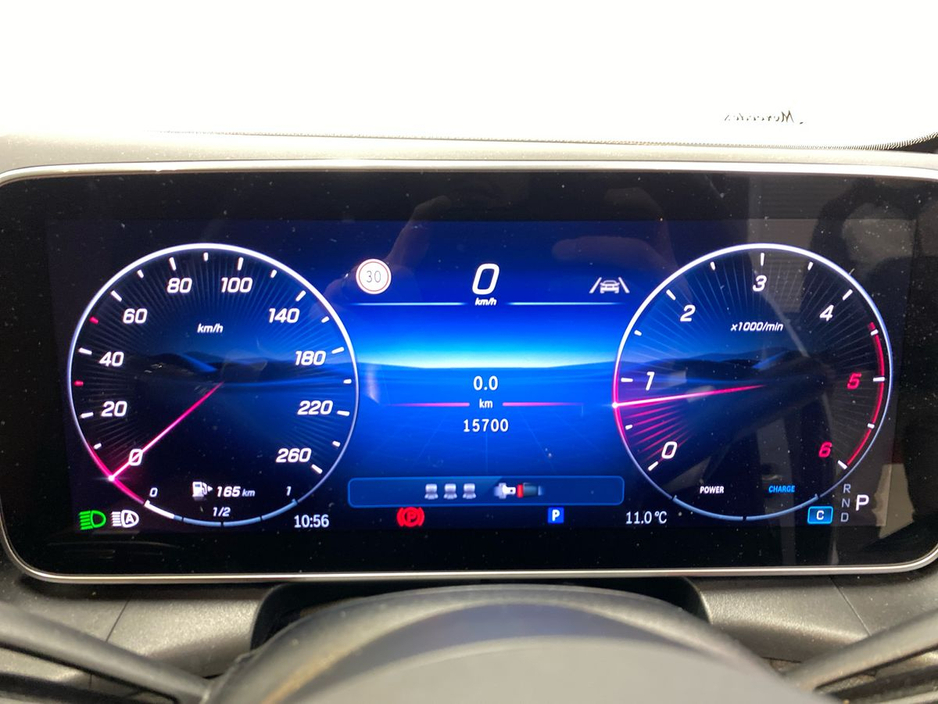 2025 Mercedes-Benz GLC Class - image 9