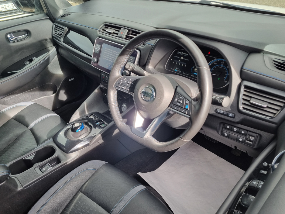 2021 Nissan Leaf - image 12