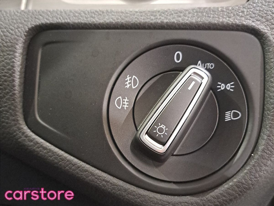 2017 Volkswagen Golf - image 18