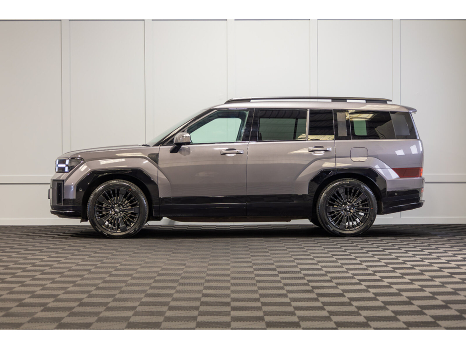 2024 Hyundai Santa Fe - image 3