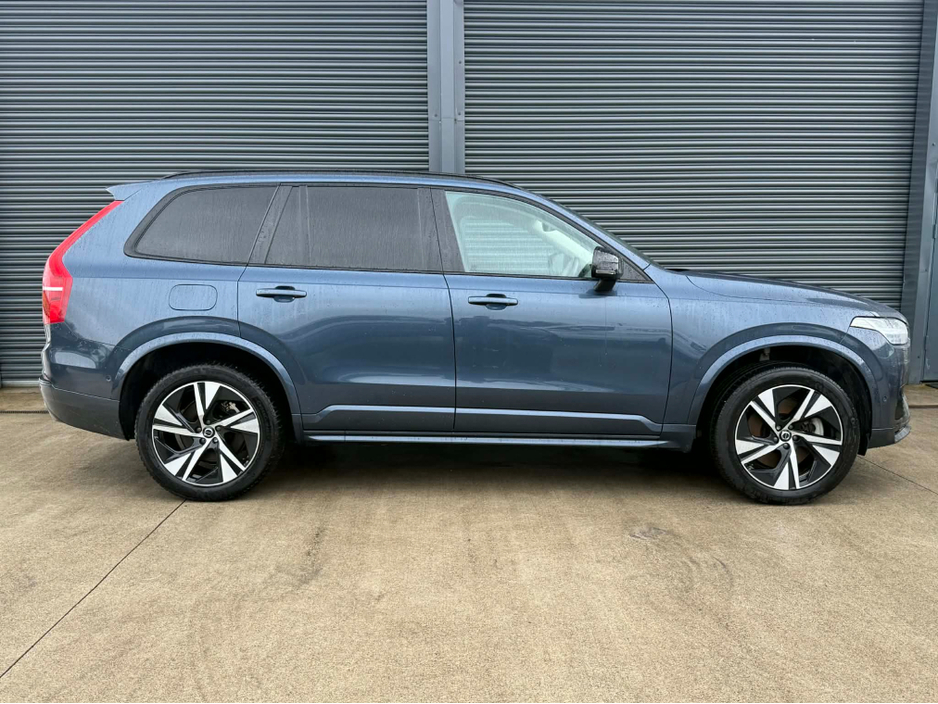 2023 Volvo XC90 - image 3