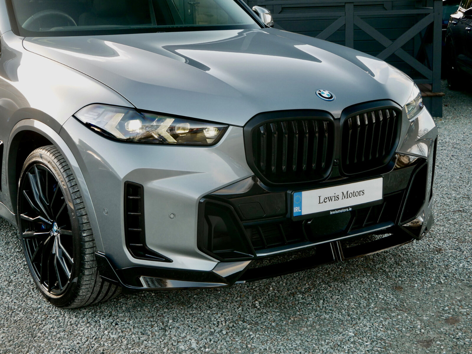 2025 BMW X5 xDrive50e M Sport €99,950