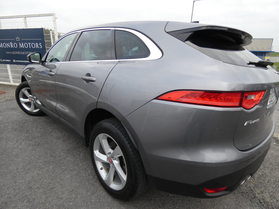 2020 Jaguar F-Pace - image 5