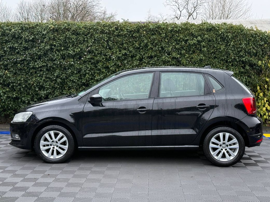 2017 Volkswagen Polo COMFORTLINE 1.2 TSI // 15" ALLOYS // REVERSE CAMERA // DIGITAL CLIMATE CONTROL €13,900