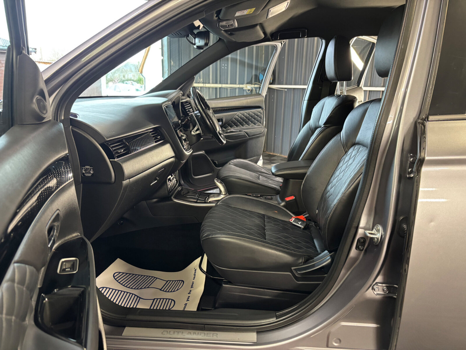 2018 Mitsubishi Outlander - image 18