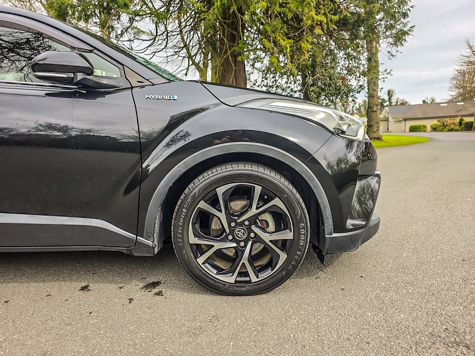 2017 Toyota C-HR - image 4