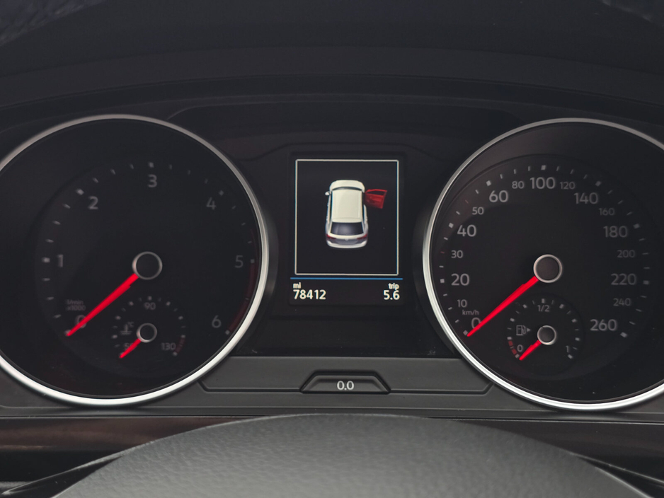 2017 Volkswagen Tiguan - image 26