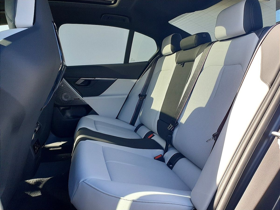 2026 BMW M5 - image 22