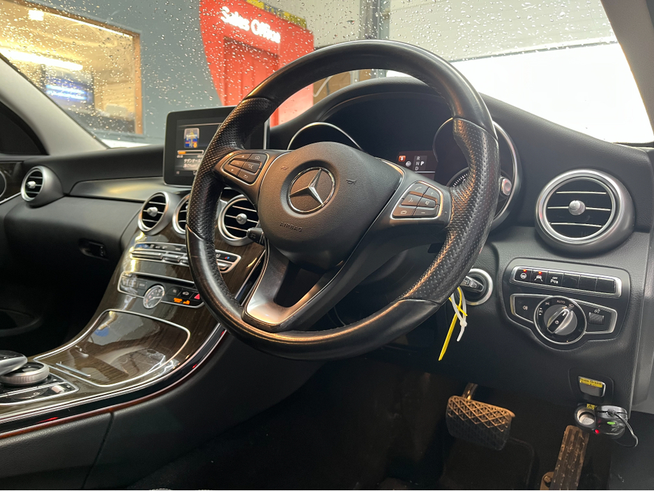 2016 Mercedes-Benz C Class €19950 2016 MERCEDES-BENZ AVANTGARDE 2.0 AUTOMATIC / CRUISE CONTROL / REVERSE CAMERA / ELECTRIC MEMORY & HEATED SEATS / PADDLE SHIFTERS AND MORE €19,950