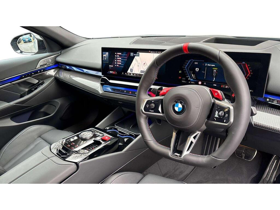 2024 BMW M5 - image 3