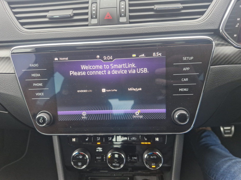 2020 Skoda Superb - image 19