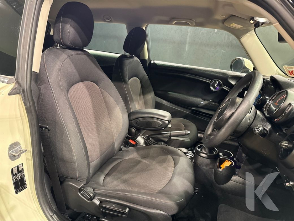 2019 MINI One - image 13