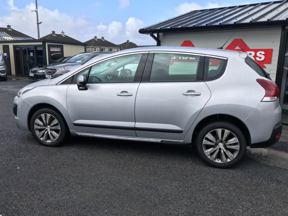 2016 Peugeot 3008 - image 2