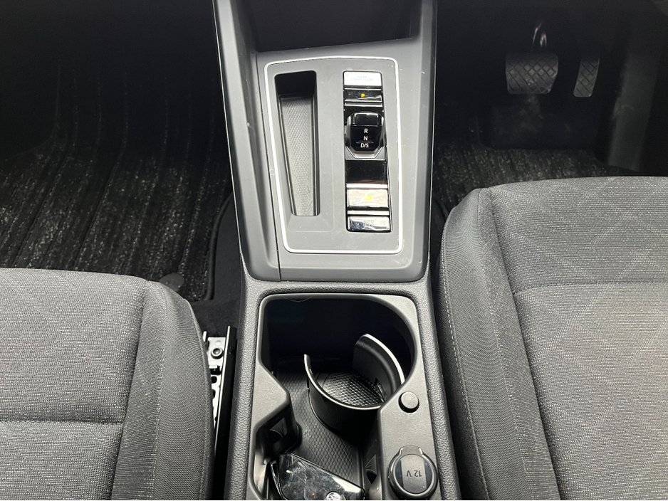 2024 Volkswagen Golf - image 18