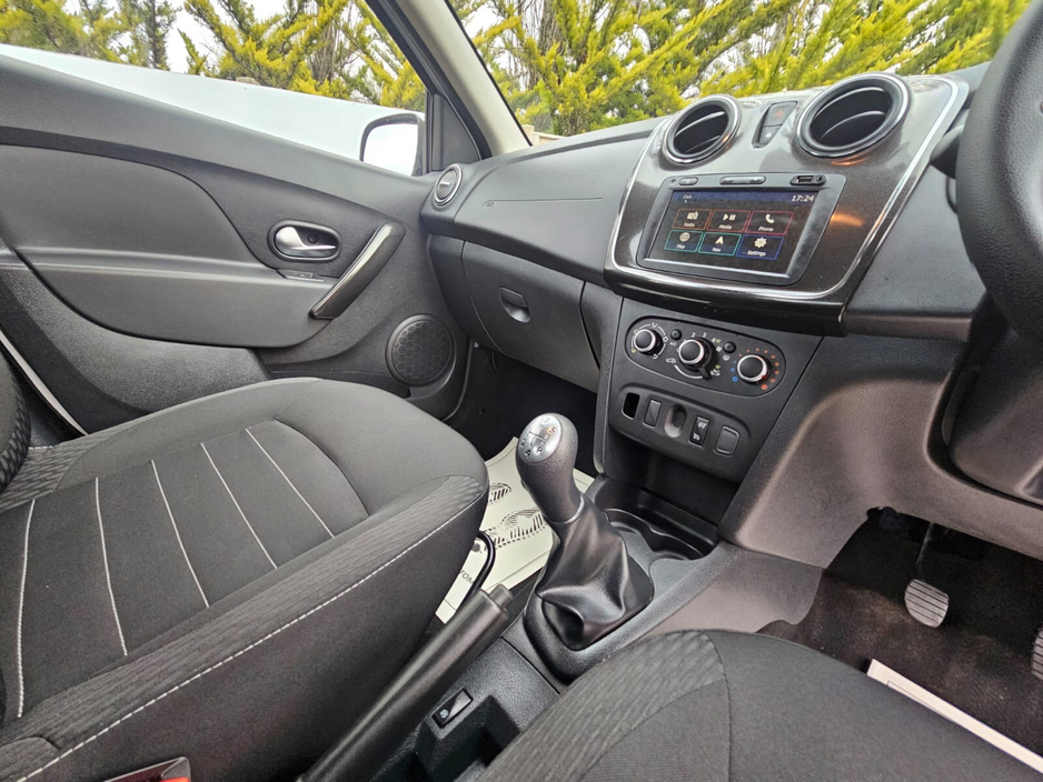 2020 Dacia Sandero - image 24