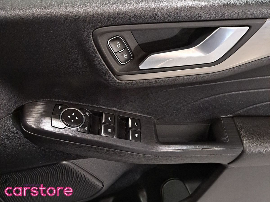 2022 Ford Kuga - image 16