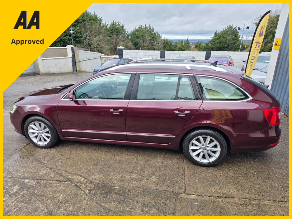 2014 Skoda Superb - image 5