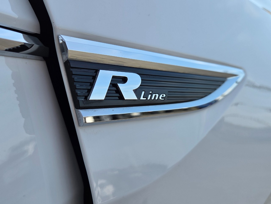 2019 Volkswagen T-Cross - image 14