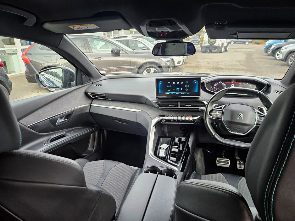 2023 Peugeot 5008 - image 10