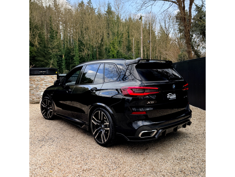 2021 BMW X5 - image 5