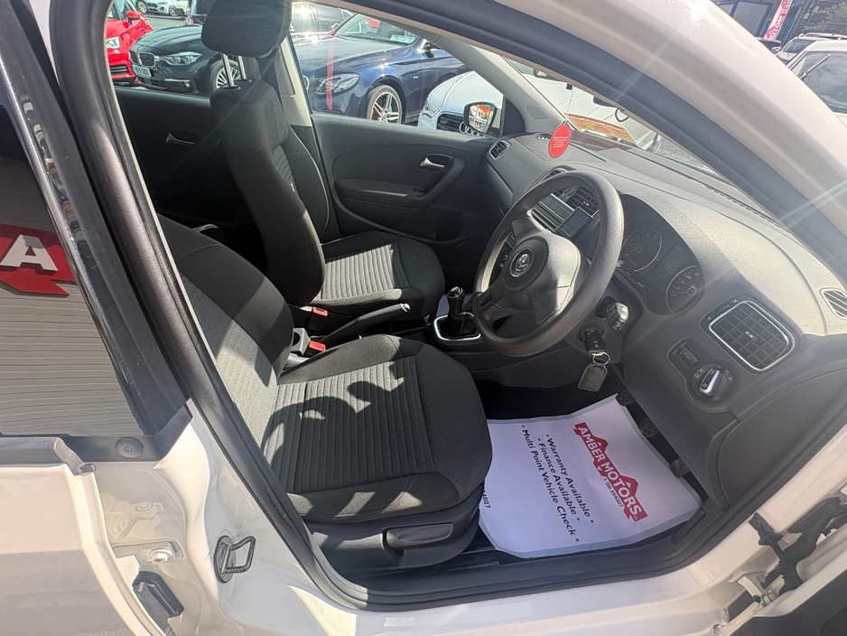 2014 Volkswagen Polo - image 10