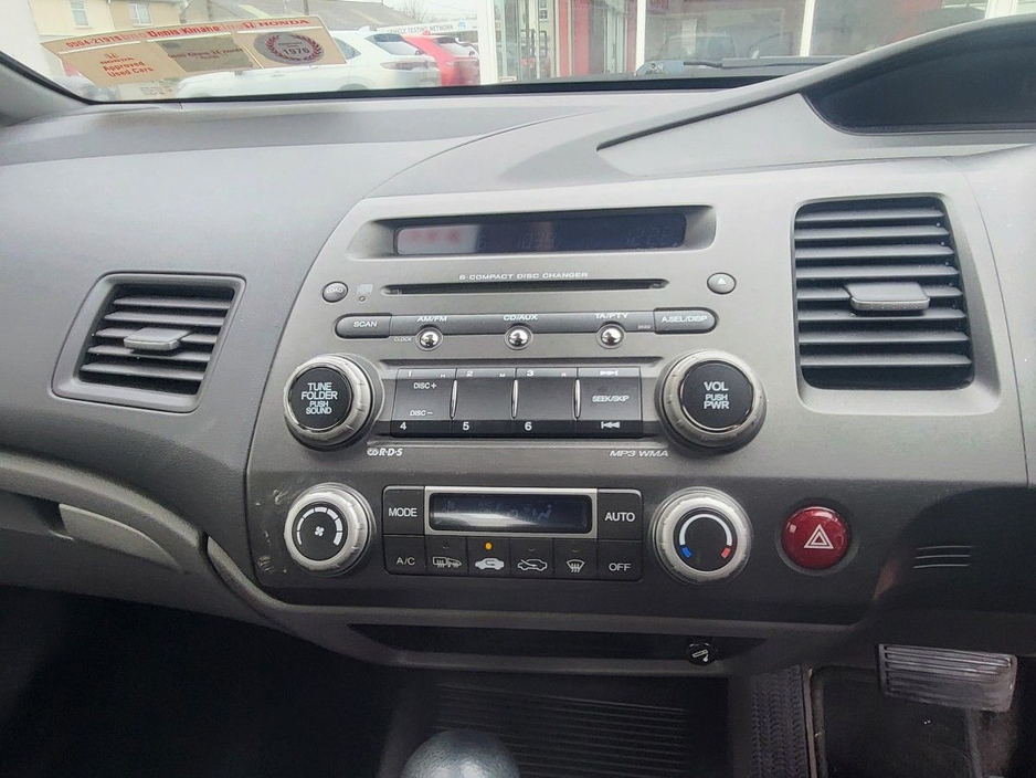 2008 Honda Civic - image 4