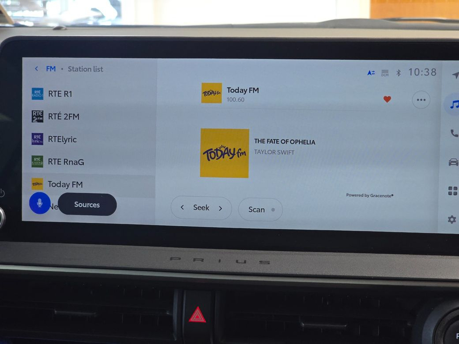 2023 Toyota Prius - image 13