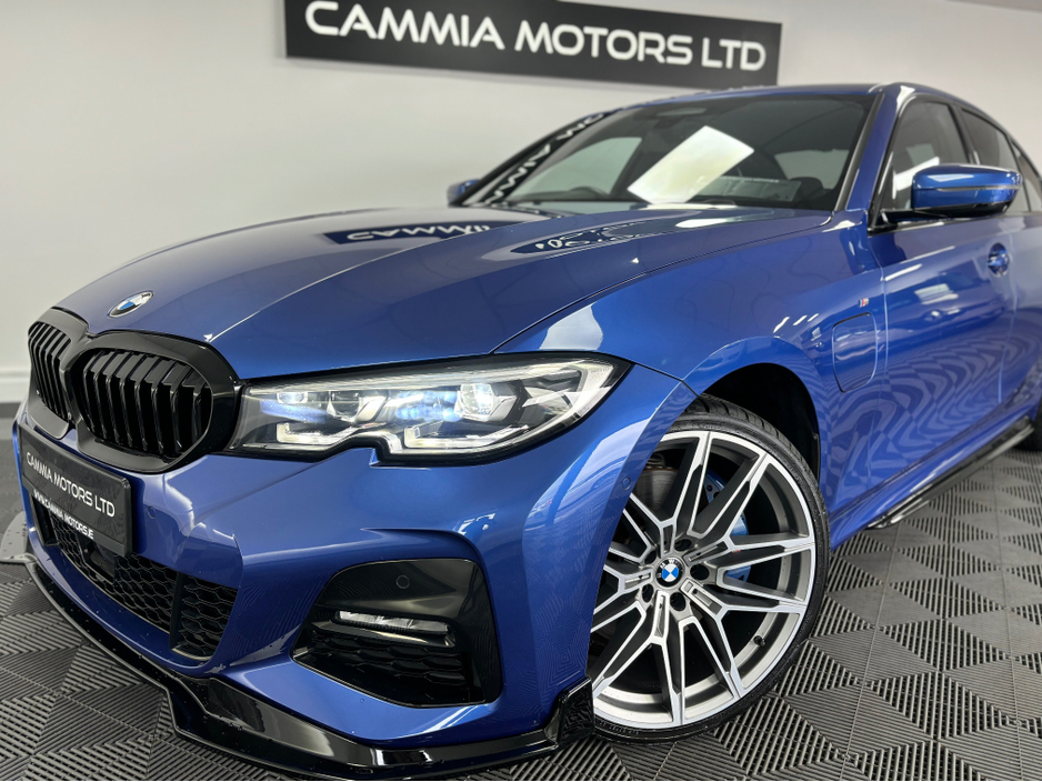 2020 BMW 3 Series - image 2