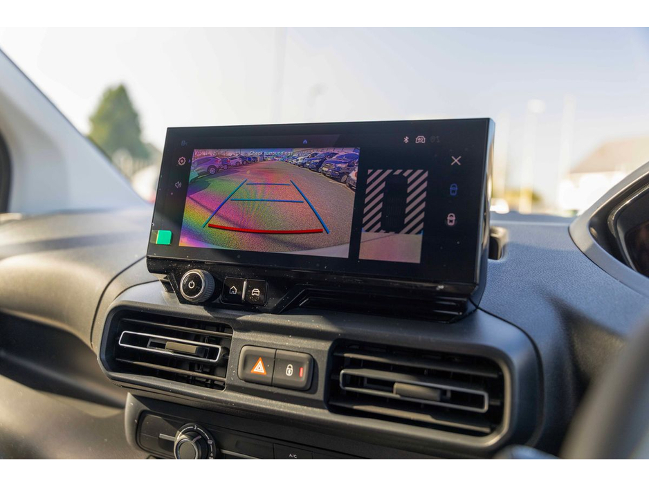 2026 Peugeot Partner - image 10