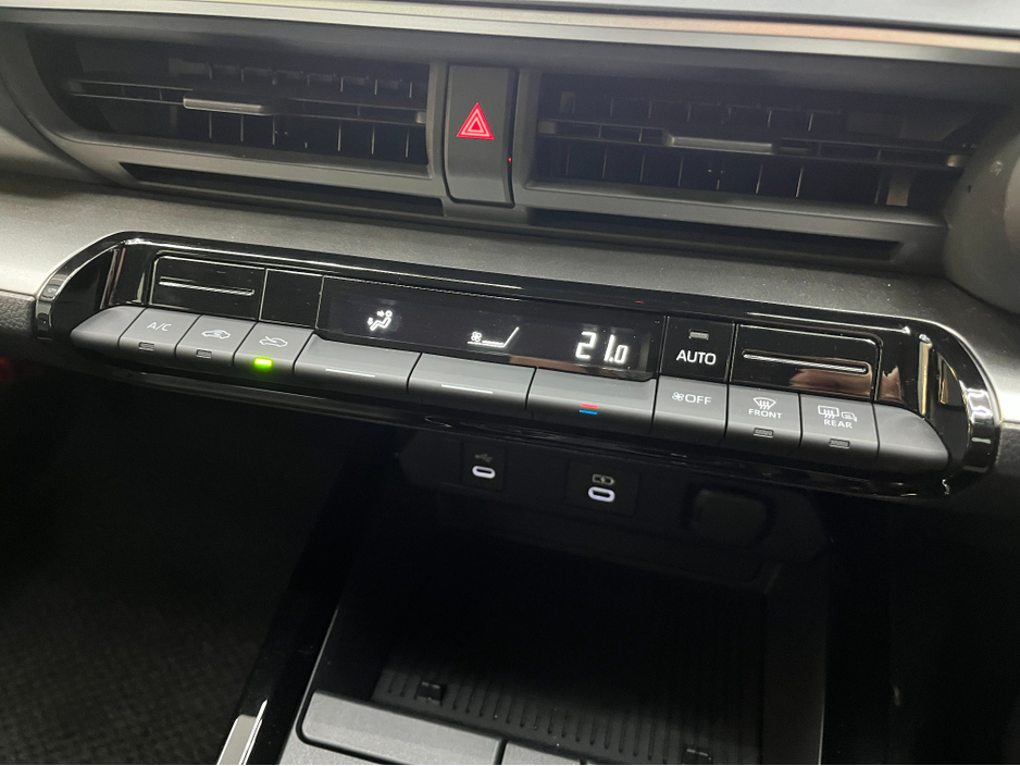 2025 Toyota Prius - image 18