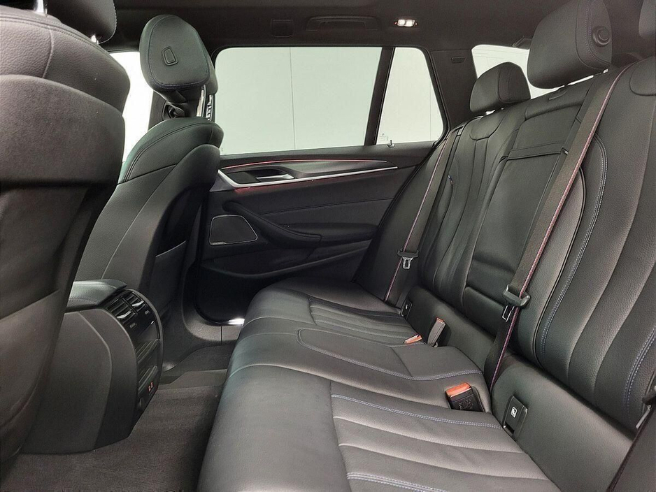 2023 BMW 5 Series - image 11