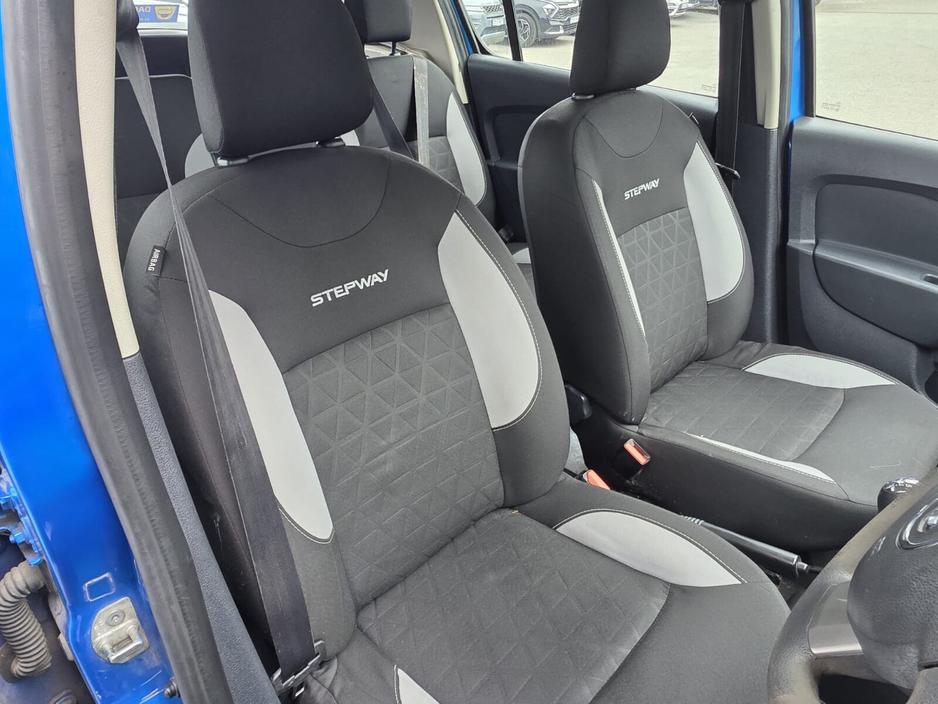 2015 Dacia Sandero Stepway - image 11