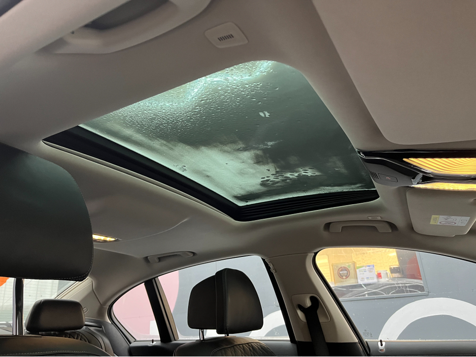 2016 BMW 7 Series ONLY €23950! 2016 BMW 740E iPERFORMANCE 2.0 AUTOMATIC / CRUISE CONTROL / 360° PARKING CAMERA / ELECTRIC MEMORY HEATED & MASSAGING SEATS / PANORAMIC SUNROOF / REAR HEATED SEATS €23,950