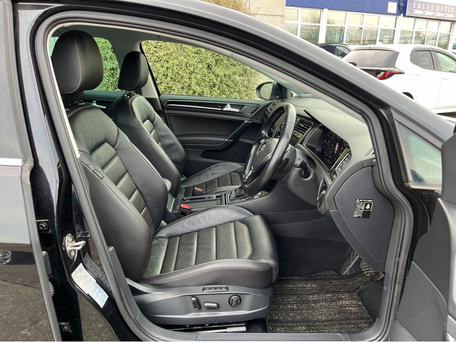 2020 Volkswagen Golf - image 10