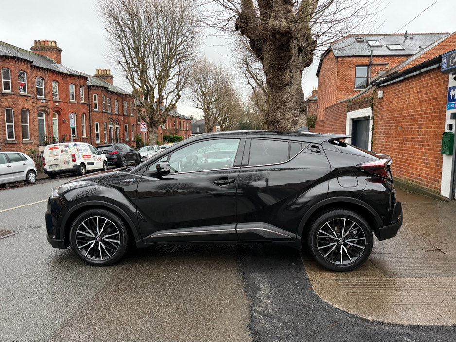 2017 Toyota C-HR 1.8 Hybrid, High Spec Sol, New Nct 01/2028, Full Main Dealer Service History, Sat Nav, Bluetooth, Reversing Camera, Cruise Control, Lane Assist, A/C, Finance Available, Service & Warranty Included, €16,950