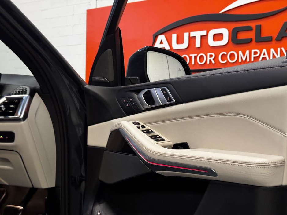 2025 BMW X5 - image 15