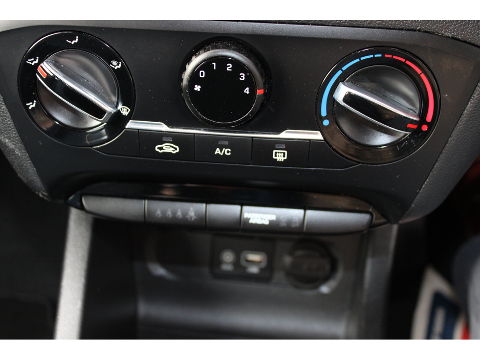 2017 Hyundai i20 - image 18