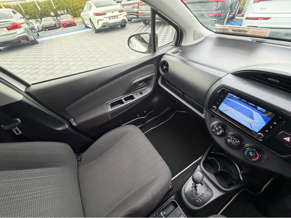 2019 Toyota Vitz - image 22