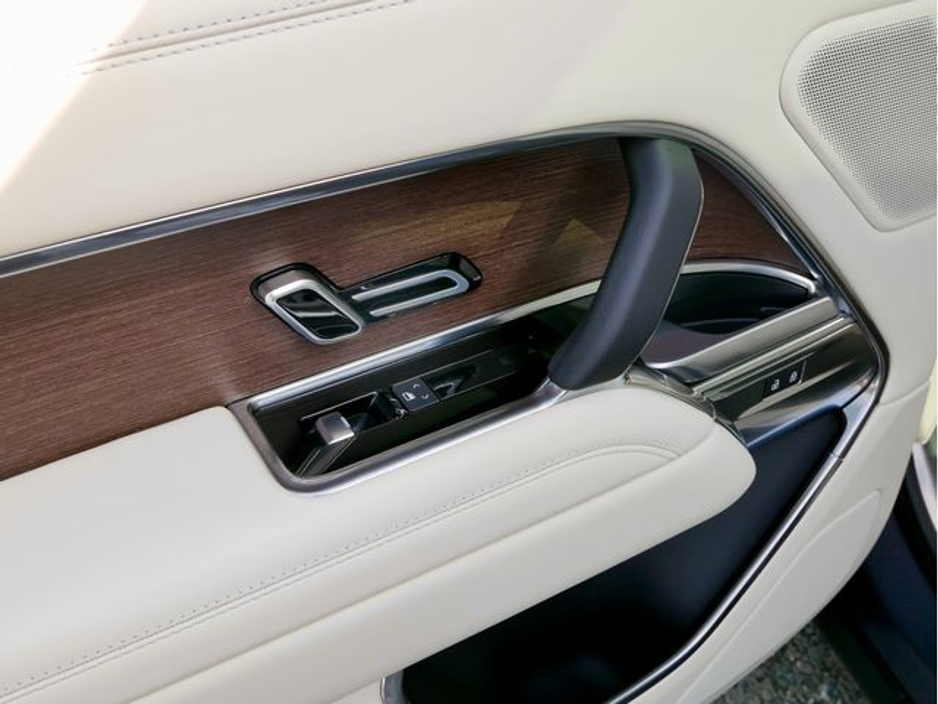 2025 Land Rover Range Rover - image 16