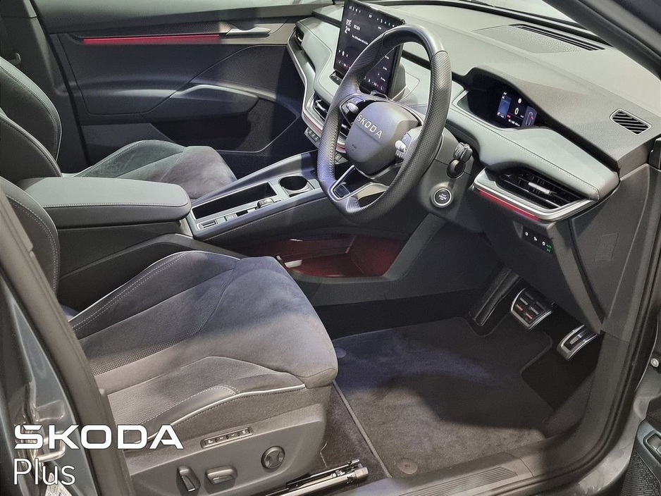 2025 Skoda Enyaq - image 8