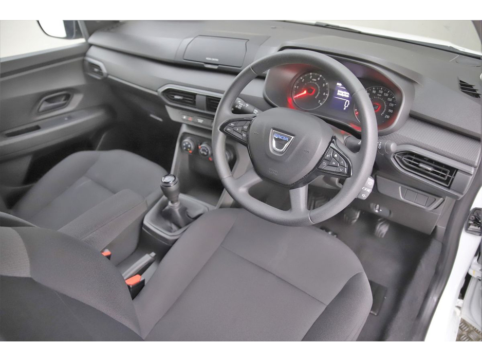 2023 Dacia Sandero - image 13