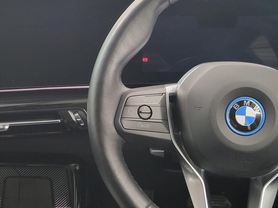 2023 BMW X1 - image 17