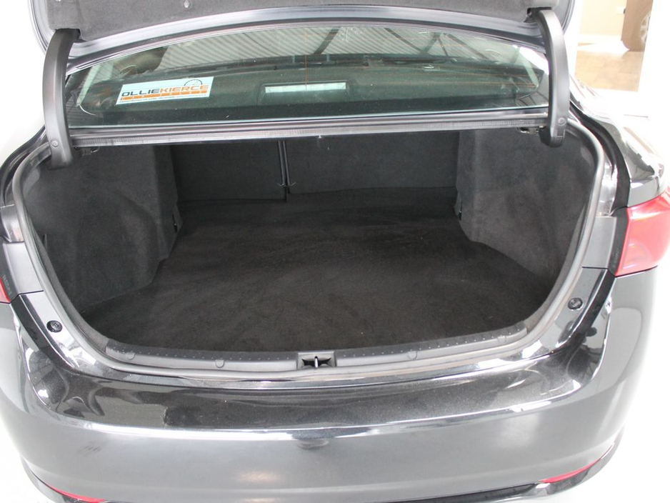 2016 Toyota Avensis - image 14